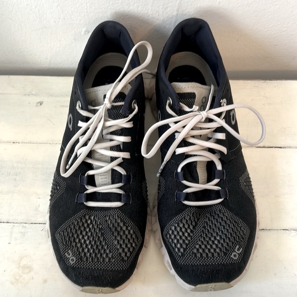 On Cloud Helion Black Women’s Running Shoe Size 7 - Picture 6 of 11